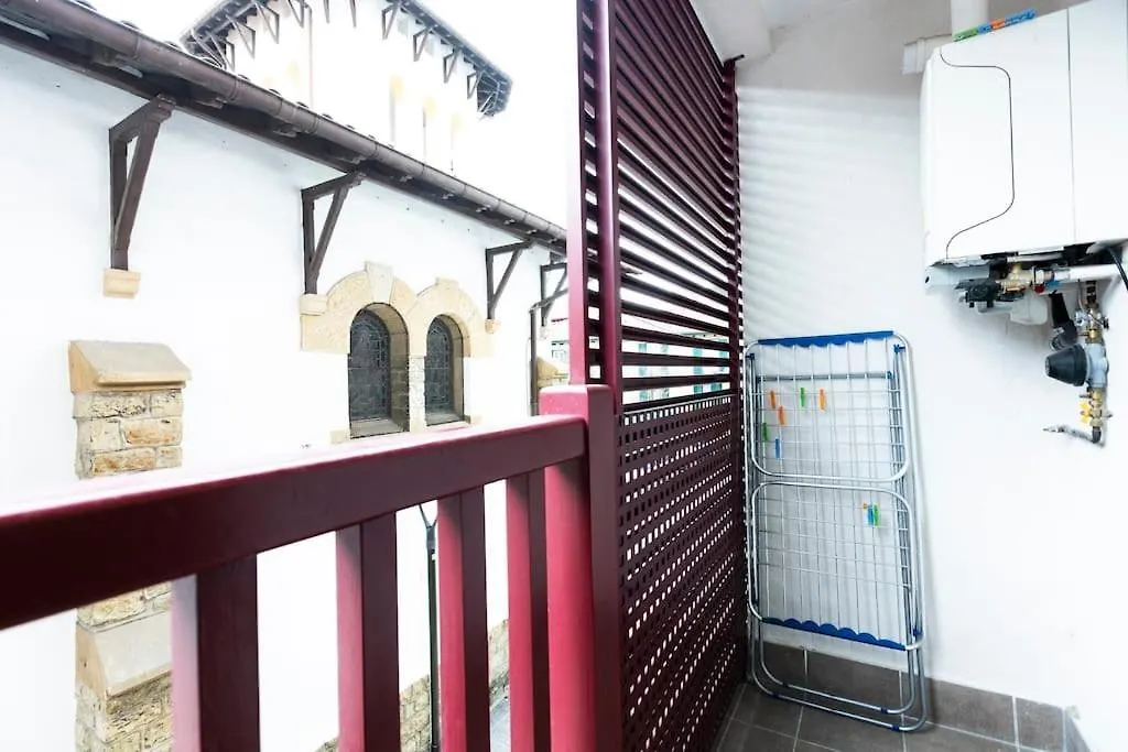 Portuko. Basquenjoy Apartment Hondarribia