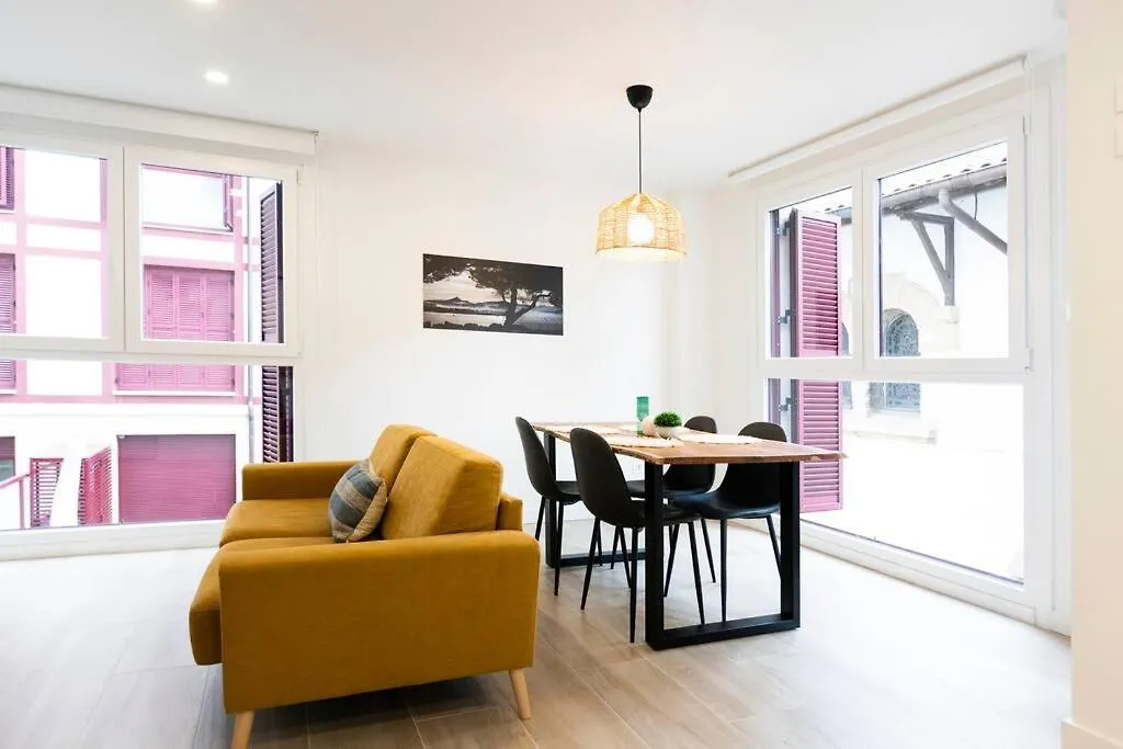 Portuko. Basquenjoy Apartment Hondarribia